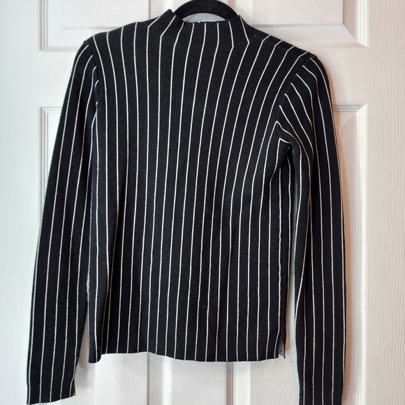 Zara lined print long sleeve - Picture 3 of 3